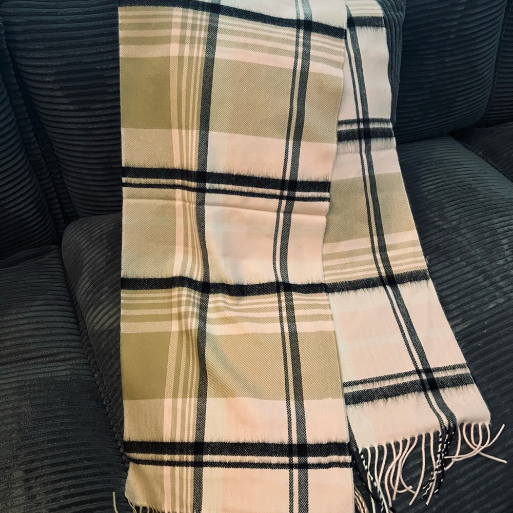 Plaid Women’s Cashmere Scarf